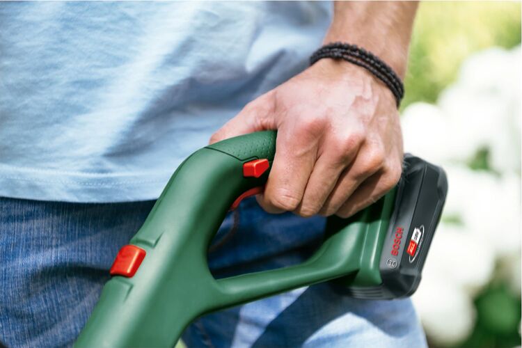 Trimmer de tuns gazon/iarba pe acumulator Bosch EasyGrassCut 18V-230 , 23 cm diametru lucru, 1.6 grosime fir, fara acumulator si incarcator in setul de livrare — Specificații Bosch EasyGrassCut 18V-230